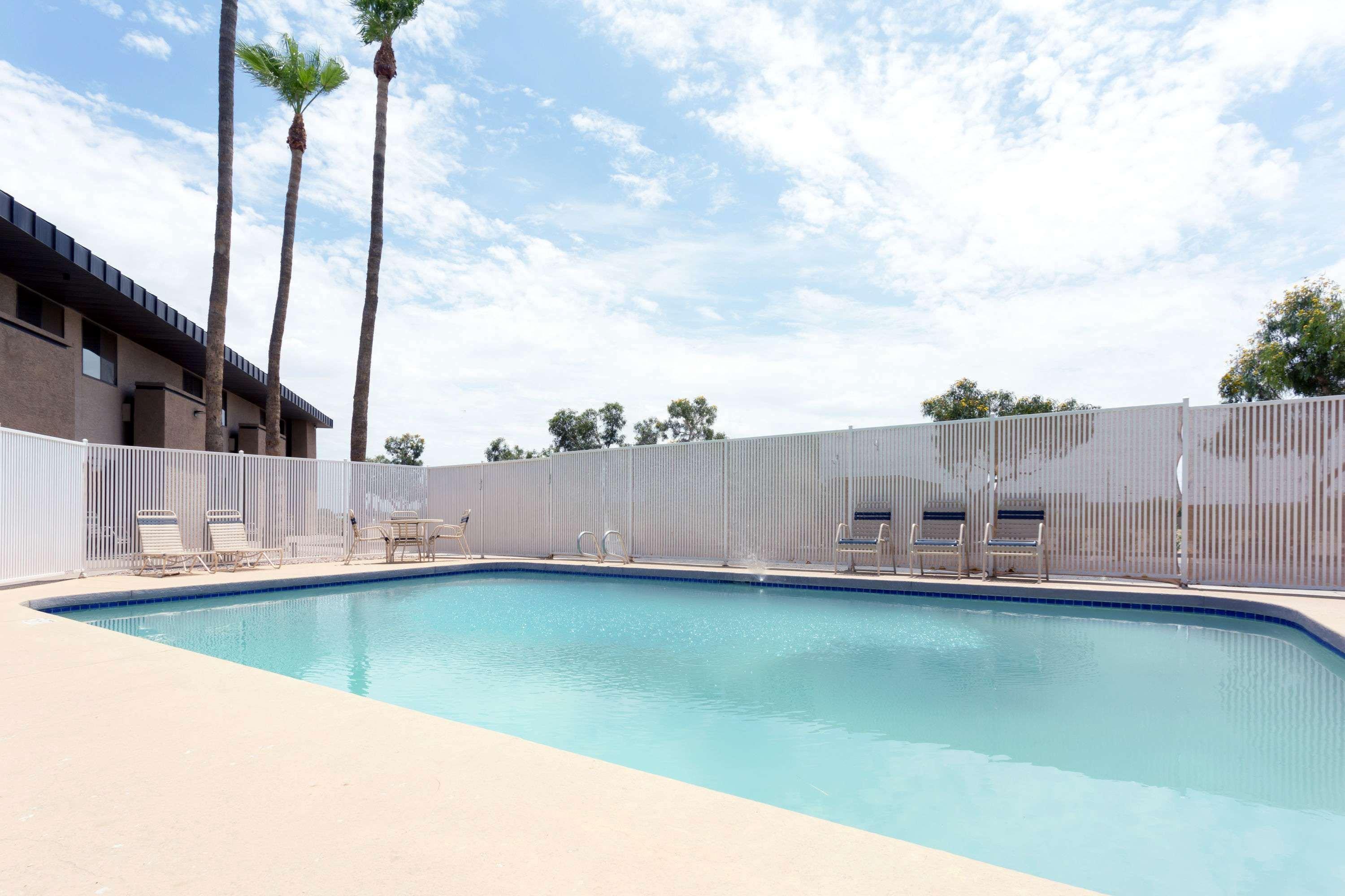 Super 8 By Wyndham Chandler Phoenix Exterior foto